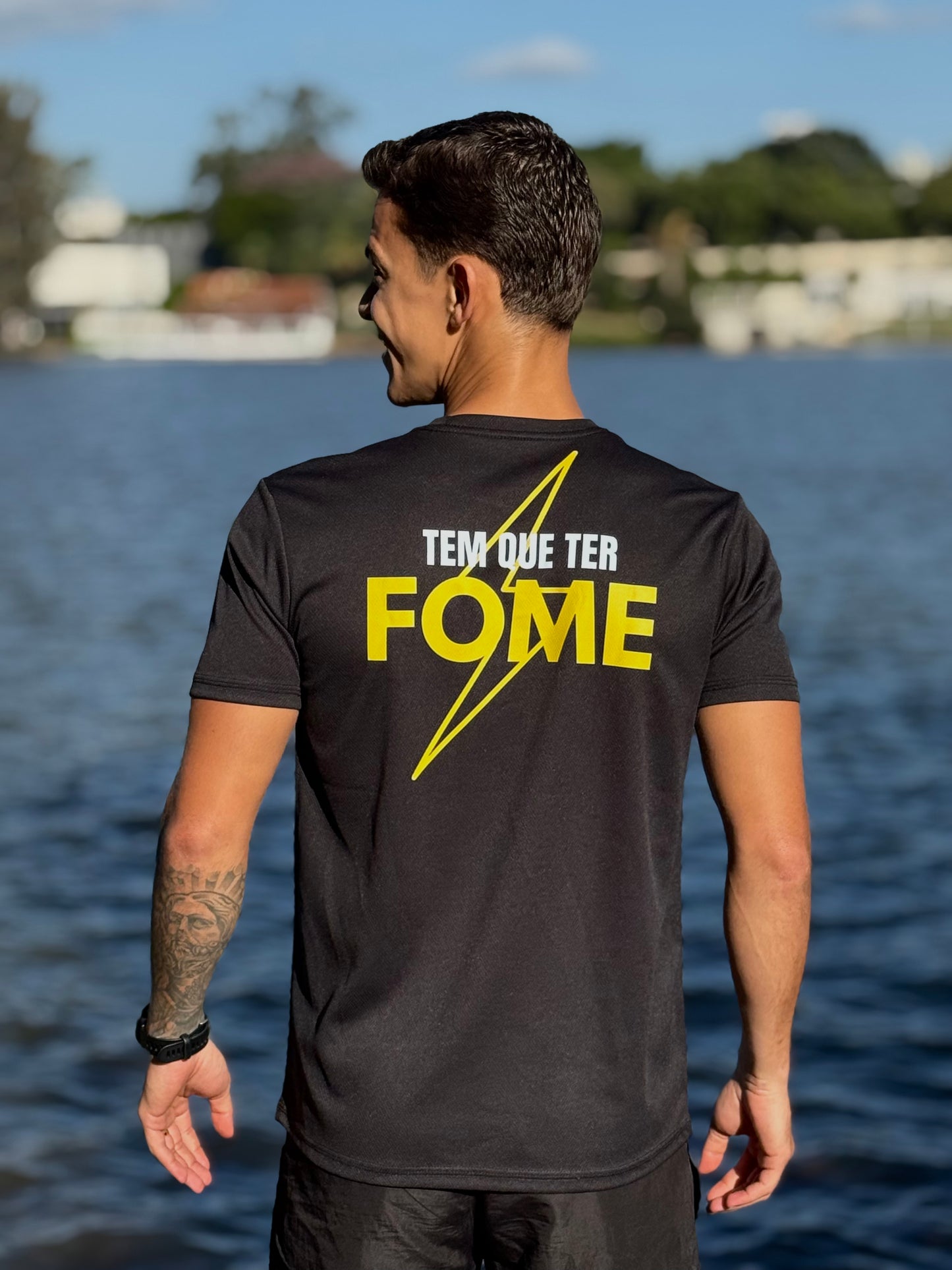 Camiseta Dry Fit Masculina Treho "Tem Que Ter Fome" Preta