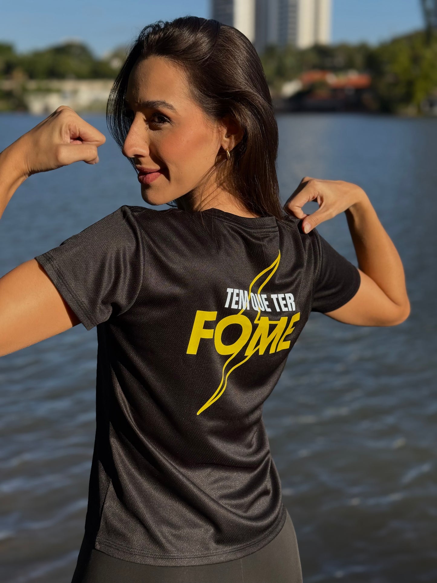 Camiseta Baby Look Feminina Dry Fit Tem Que Ter Fome Preta com Proteção UV